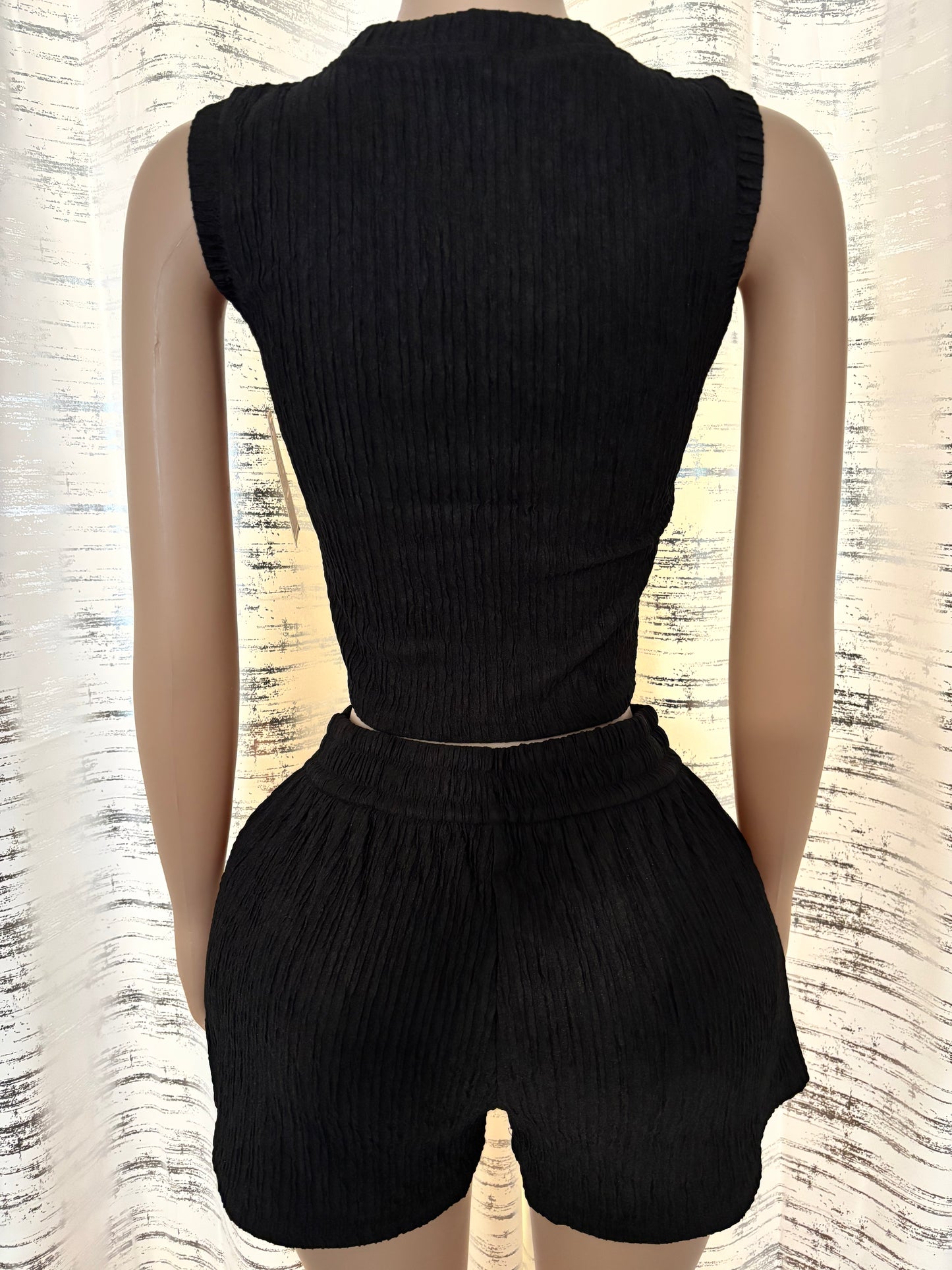 SLEEVELESS CROP TOP SHORT SET