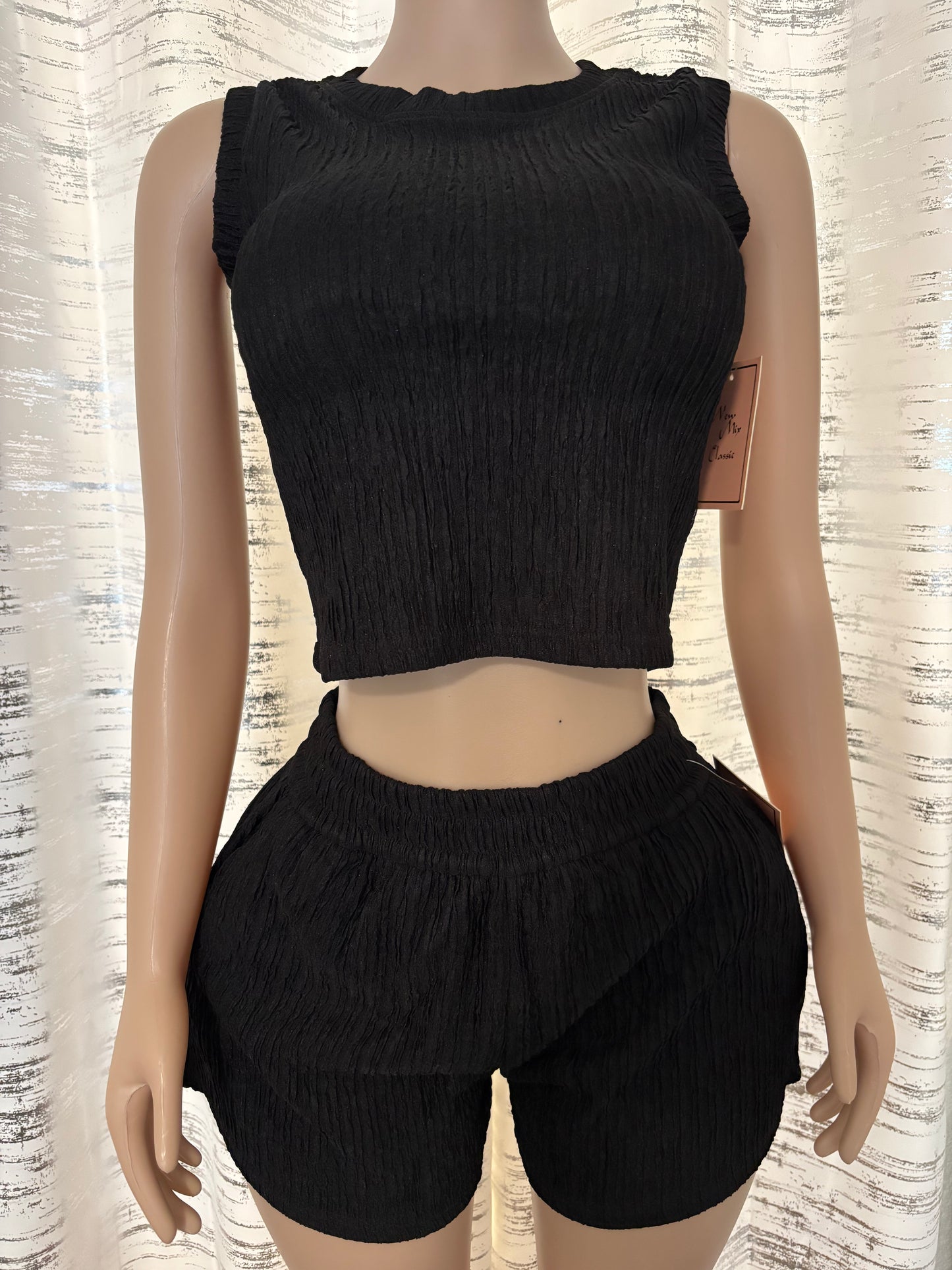 SLEEVELESS CROP TOP SHORT SET