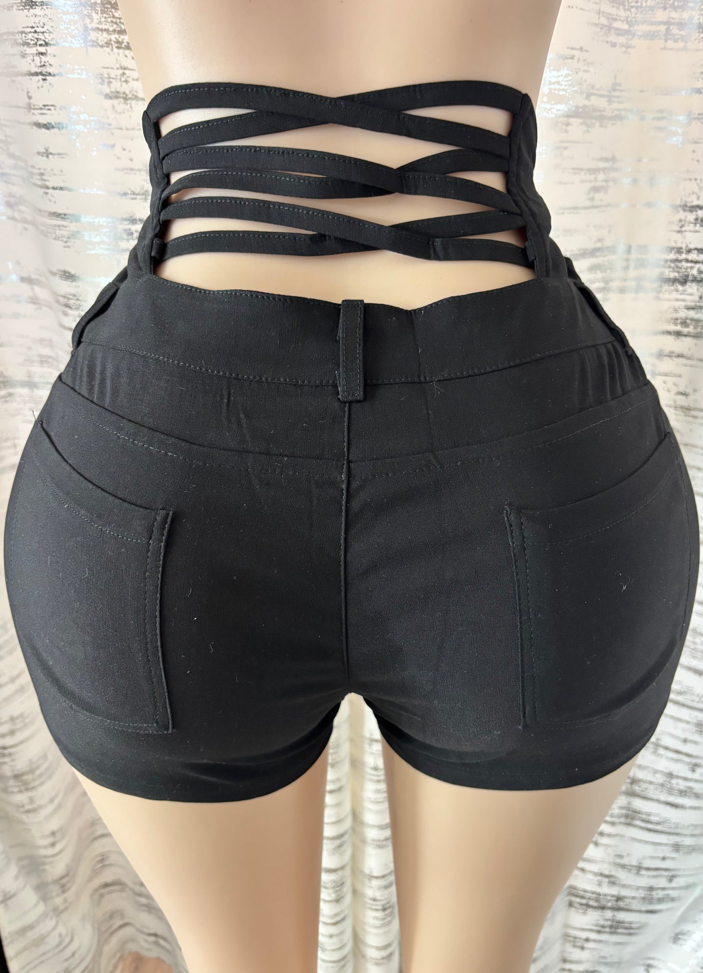 BLACK HIGH WAISTED SHORTS