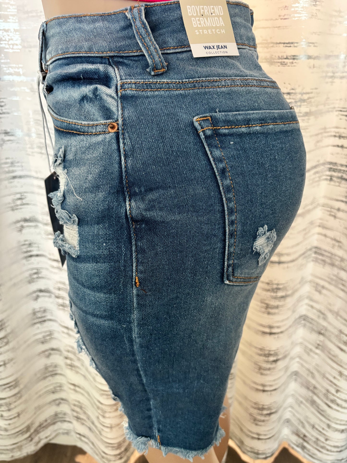 HIGH RISE DISTRESSED BIKER SHORT JEAN