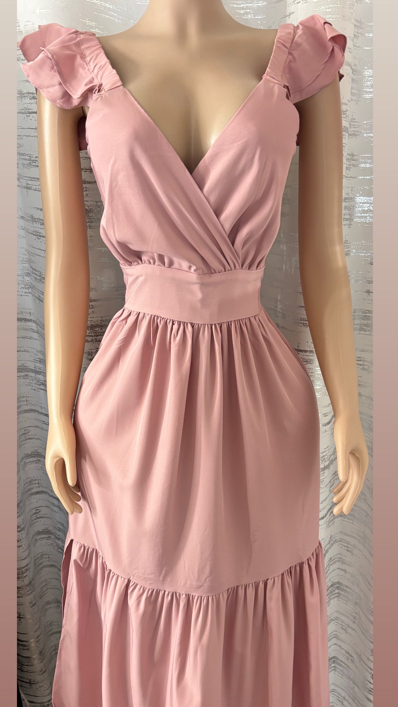 SLEEVELESS RUFFLED PINK DRESS