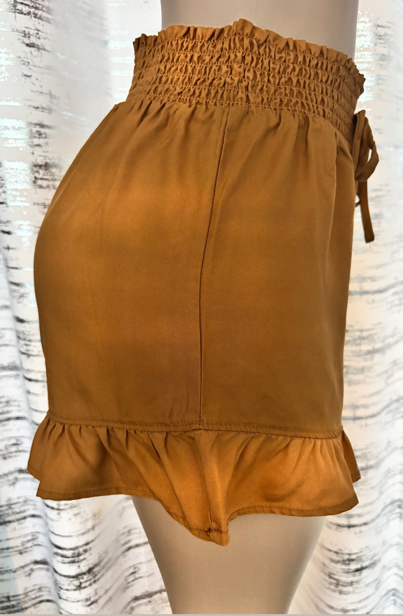 RUFFLED SHORT